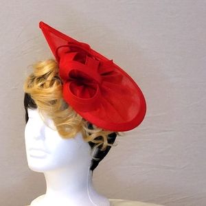 FASCINATOR